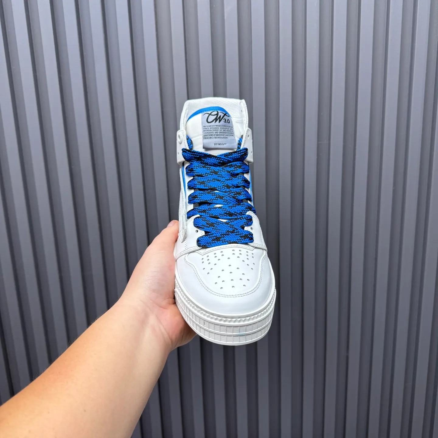 Men's shoes💰740 OFF WHITE ⚡️Couple style⚡️The latest spring style street casual shoes, released with the highest quality version on the market👊Series original mold opening, original lasting, production technology 1:1 original version➰🔜The best choice for more and more celebrities and Internet celebrities🔸In the classics Changes in the code🔸Innovate in the trend🔸Strive to break away from the shackles of bad street design🔝Although he is not the originator of fashion design, he is definitely a shining dark horse in avant-garde design🐴🆙Do not follow the trend🔅Not universal beauty🔅 Fabric💯First-layer cowhide Lining💯Imported skin-friendly and environmentally friendly polyester mesh Foot pads💯Original molded high-elastic environmentally friendly molding pads Midsole💯Made with original last-last technology Outsole💯Rubber outsole Packaging💯Official website synchronizes full set of packaging (brand wrapping paper, brand certificate, brand cloth bag) Code numbers 35-44, 45 46 Customized